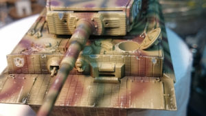 Maqueta de carro de combate Tiger pintado frontal